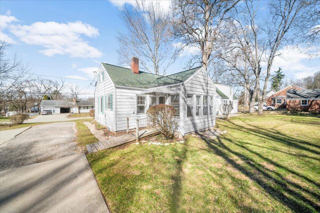 705 N Jefferson Street, Lowell, MI 49331