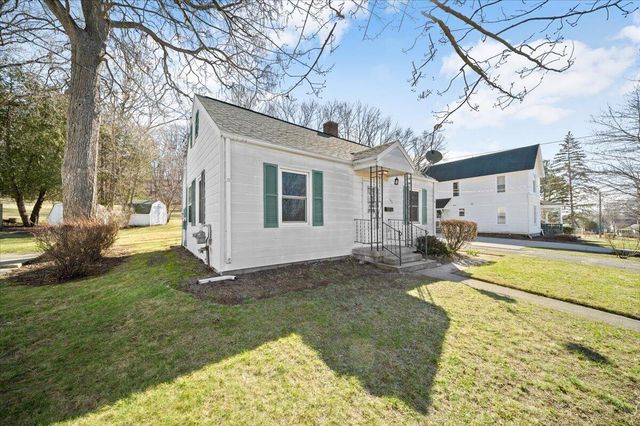 705 N Jefferson Street, Lowell, MI 49331