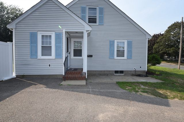 18 Gould Rd, Plymouth, MA 02360
