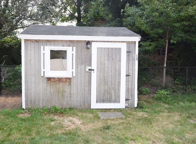 18 Gould Rd, Plymouth, MA 02360
