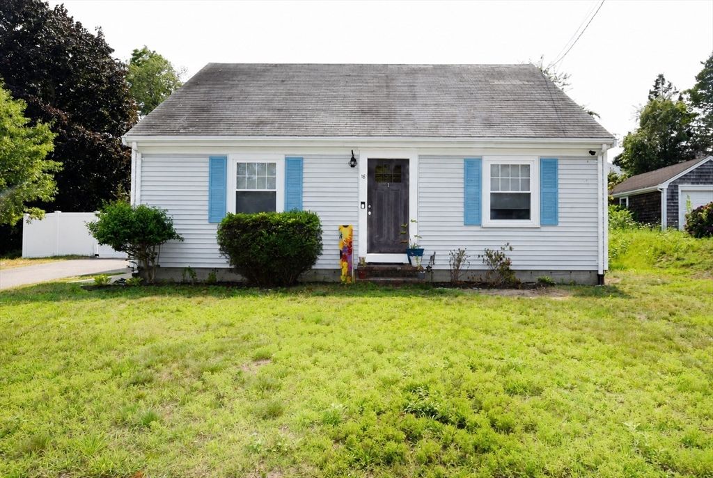 18 Gould Rd, Plymouth, MA 02360