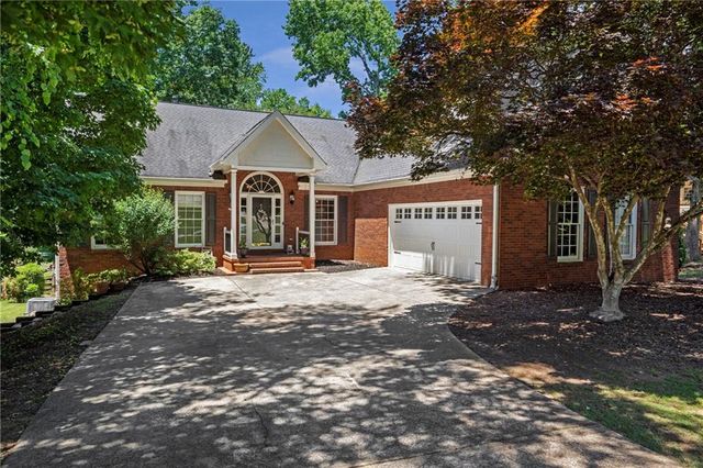 4840 Leeds Court, Suwanee, GA 30024