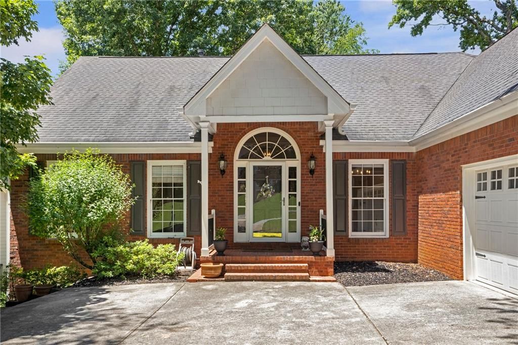 4840 Leeds Court, Suwanee, GA 30024