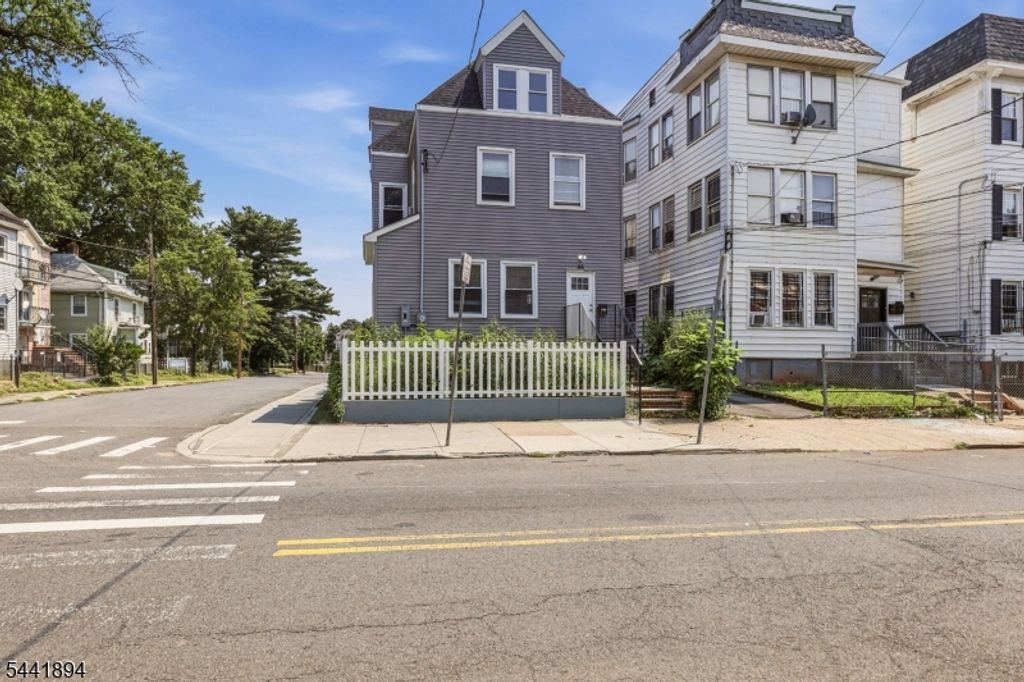 44 Fabyan Pl, Newark City, NJ 07108 — photo 2