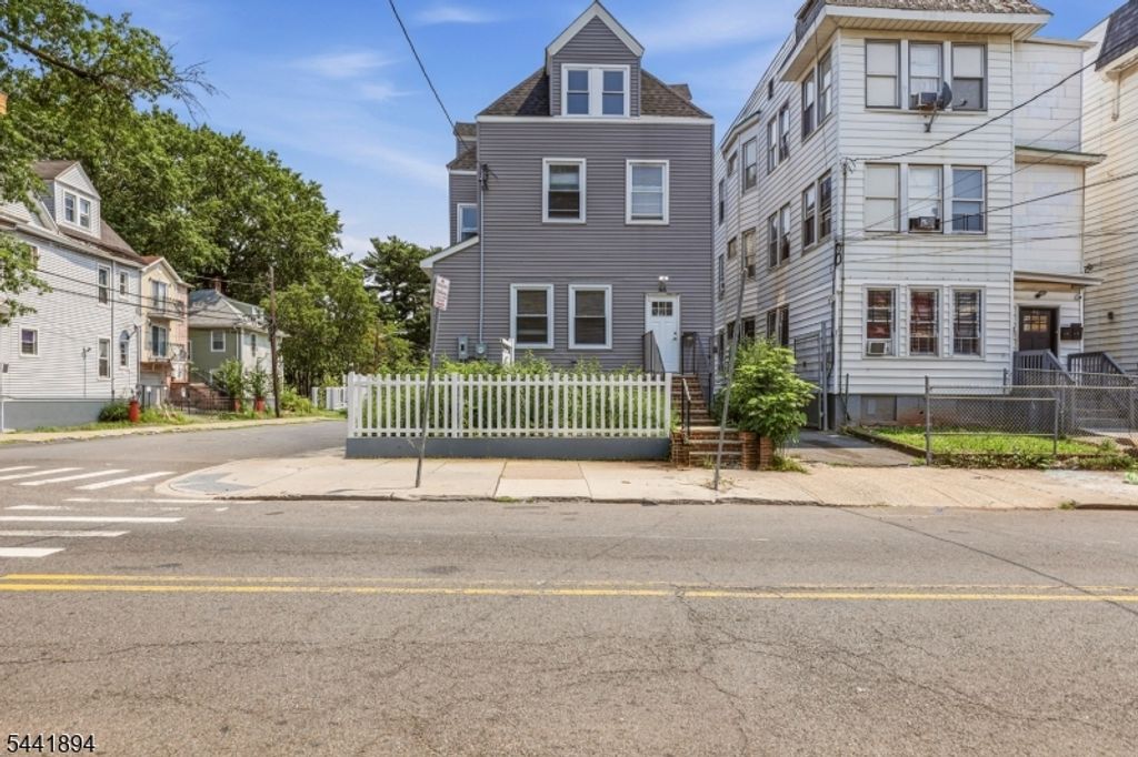 44 Fabyan Pl, Newark City, NJ 07108 — photo 3