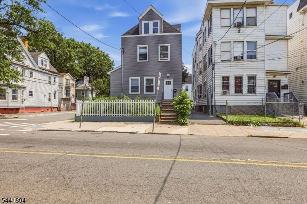 44 Fabyan Pl, Newark City, NJ 07108 — photo 4