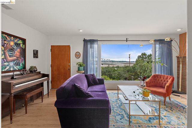 1799 Pomona St, Crockett, CA 94525