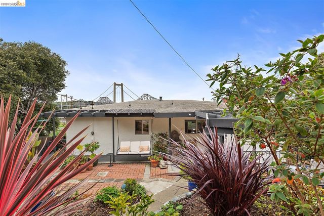 1799 Pomona St, Crockett, CA 94525