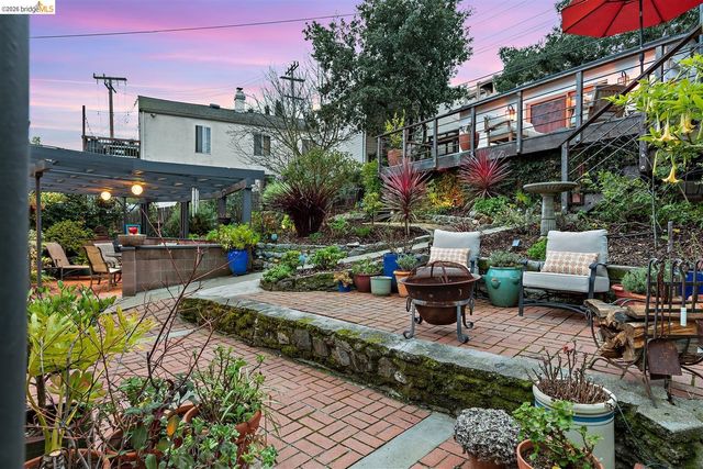 1799 Pomona St, Crockett, CA 94525