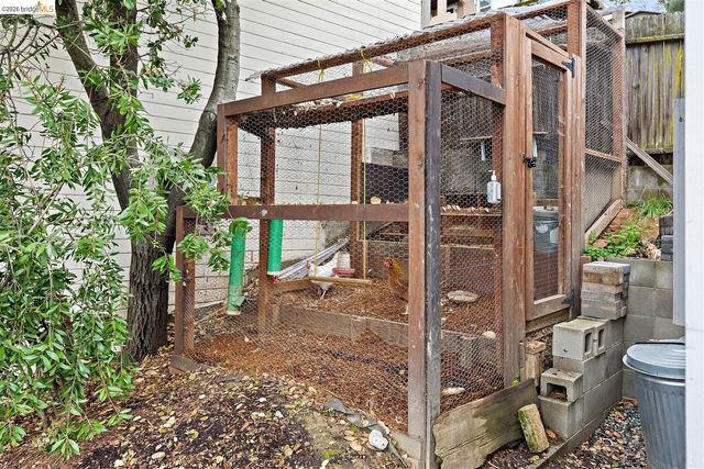 1799 Pomona St, Crockett, CA 94525