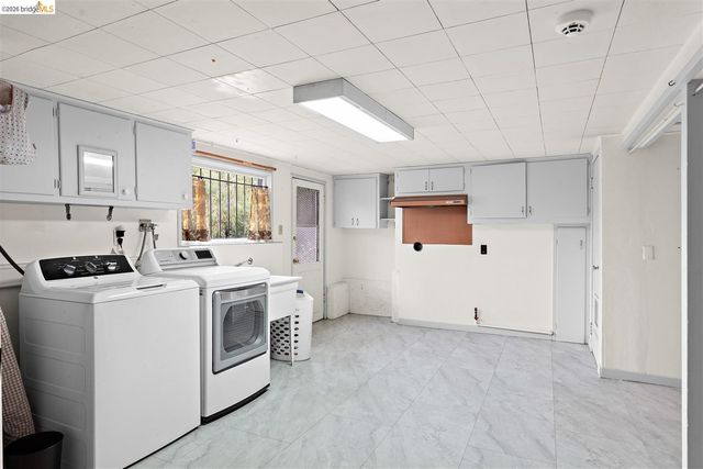 1799 Pomona St, Crockett, CA 94525