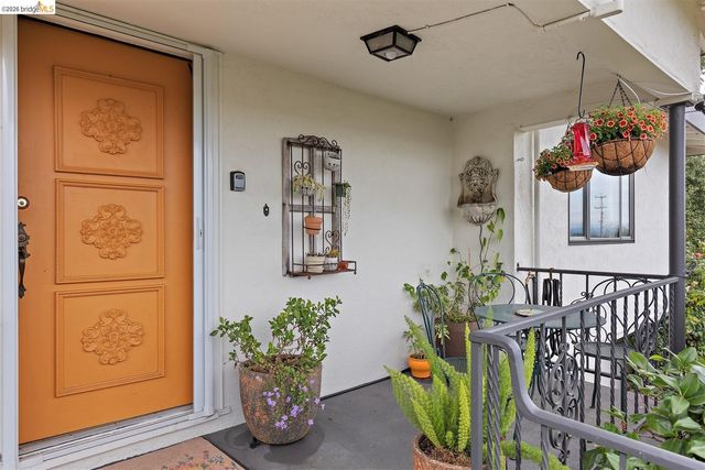 1799 Pomona St, Crockett, CA 94525