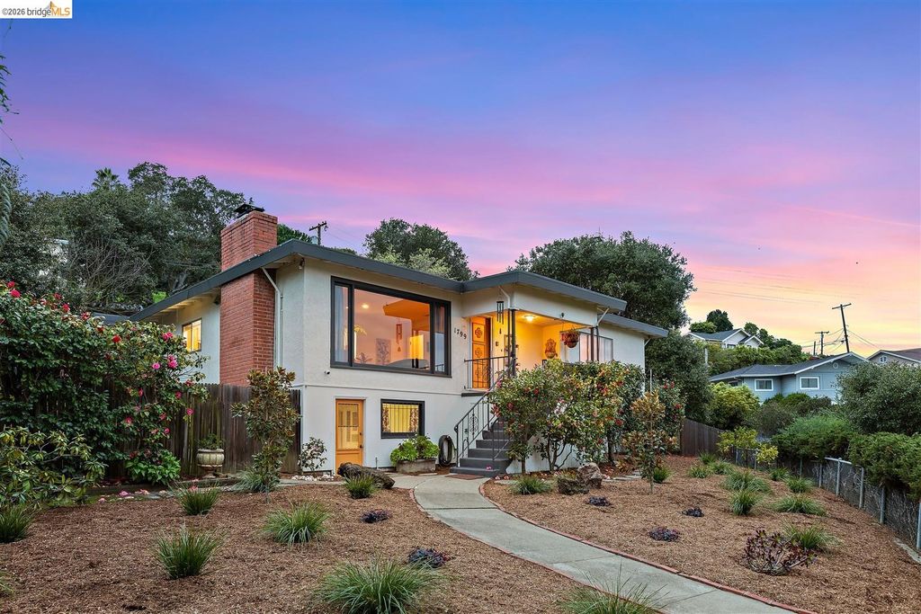 1799 Pomona St, Crockett, CA 94525