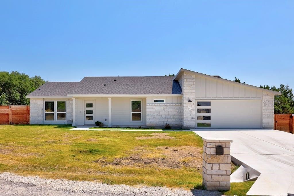 2105 Valley Forge CV, Lago Vista, TX 78645