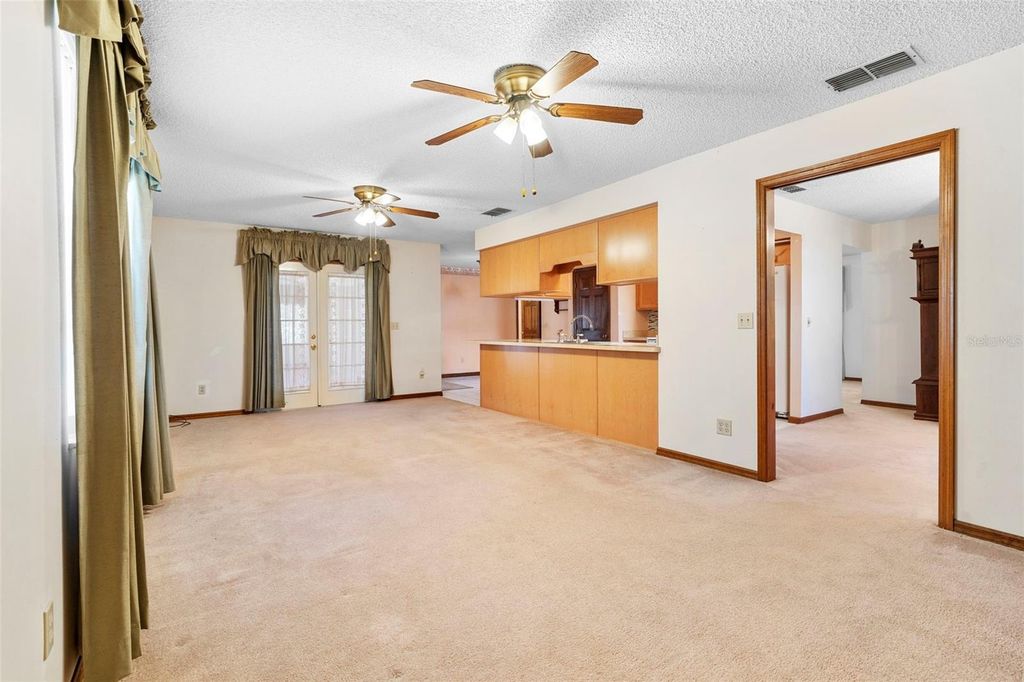 Image 7 of property listing at 2200 BANNISTER STREET, Deltona, FL 32738