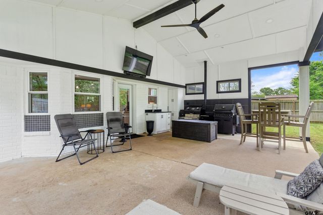 904 Peggy Drive, Whitehouse, TX 75791