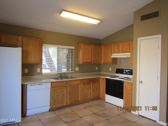 10946 E Carol Avenue, Mesa, AZ 85208