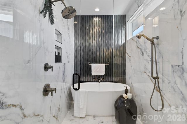 2117 LOMBARDY Circle, Charlotte, NC 28203