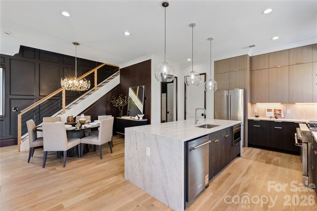 2117 LOMBARDY Circle, Charlotte, NC 28203