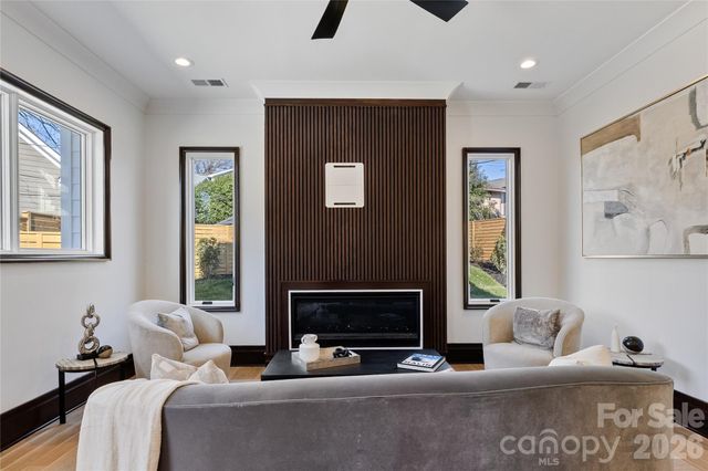 2117 LOMBARDY Circle, Charlotte, NC 28203