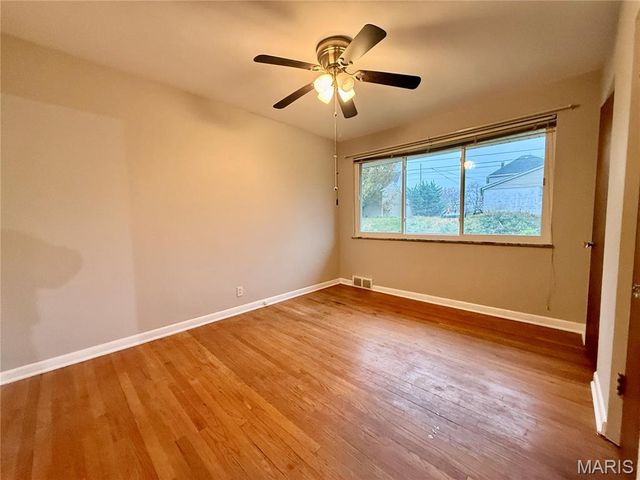 140 Willow Creek Road, Belleville, IL 62223