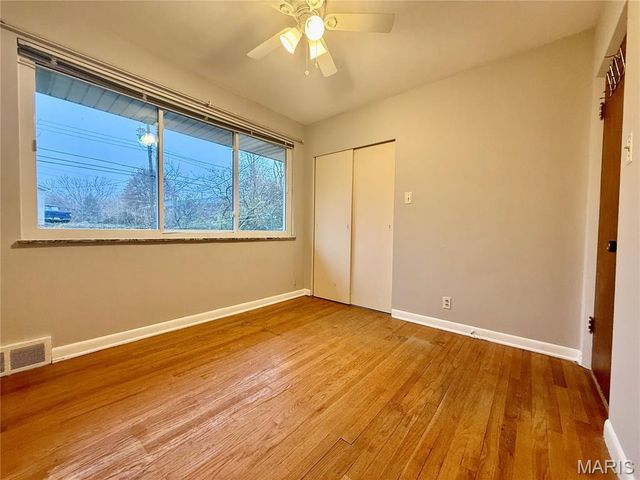 140 Willow Creek Road, Belleville, IL 62223