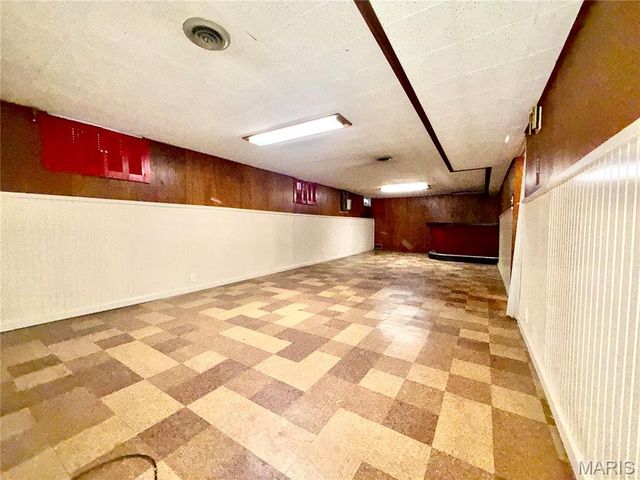 140 Willow Creek Road, Belleville, IL 62223