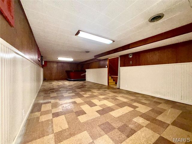 140 Willow Creek Road, Belleville, IL 62223