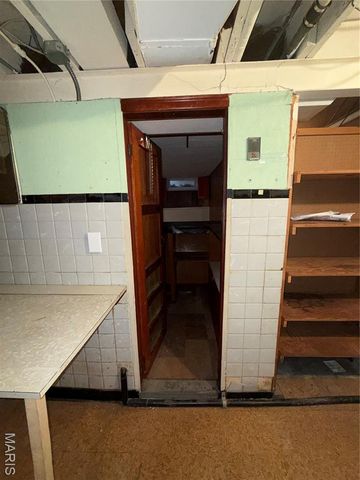 140 Willow Creek Road, Belleville, IL 62223