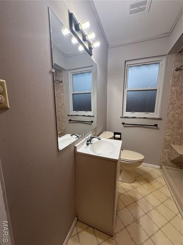 140 Willow Creek Road, Belleville, IL 62223