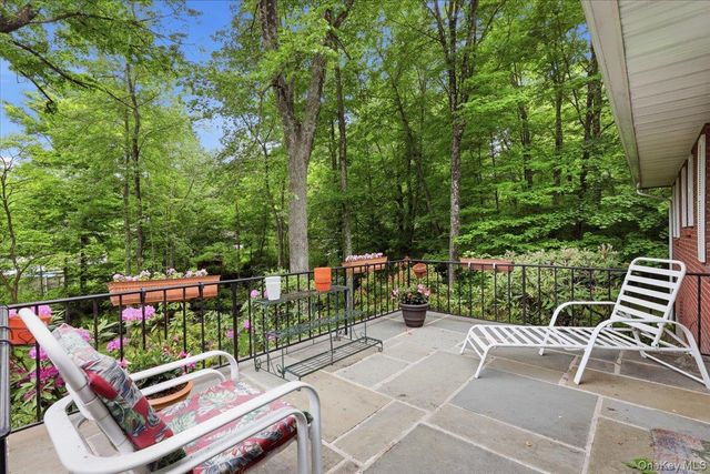 17 Galloway Lane, Cortlandt Manor, NY 10567