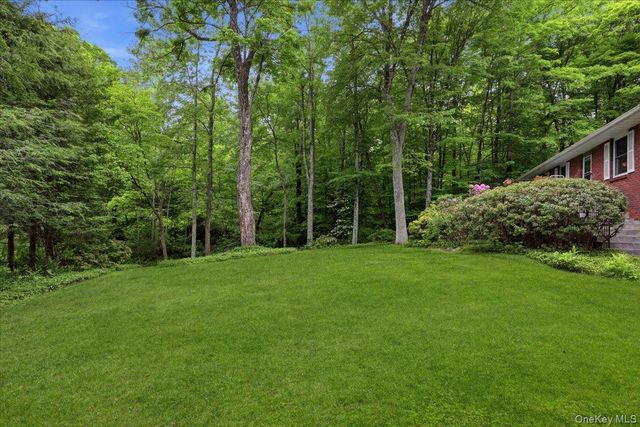 17 Galloway Lane, Cortlandt Manor, NY 10567