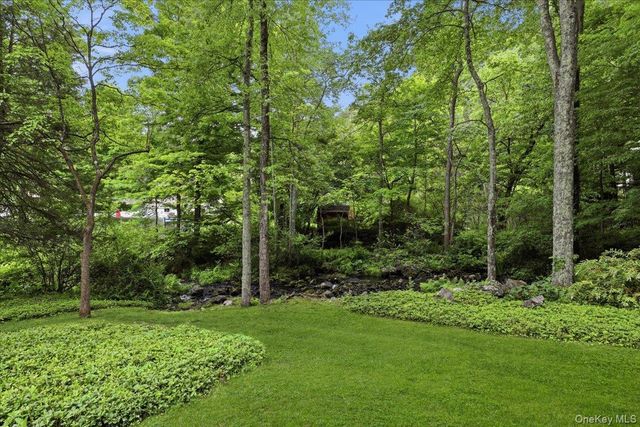 17 Galloway Lane, Cortlandt Manor, NY 10567