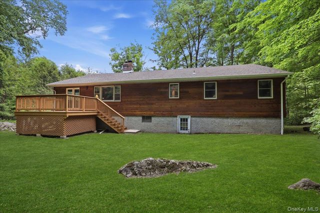 17 Galloway Lane, Cortlandt Manor, NY 10567