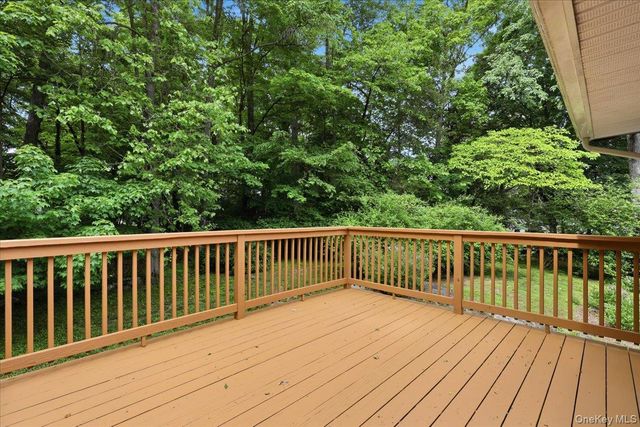 17 Galloway Lane, Cortlandt Manor, NY 10567