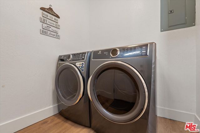 14654 Haynes Street, Van Nuys (los Angeles), CA 91411
