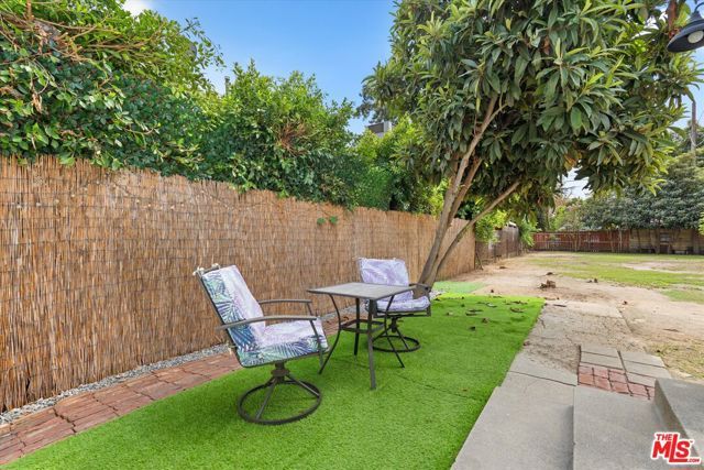 14654 Haynes Street, Van Nuys (los Angeles), CA 91411