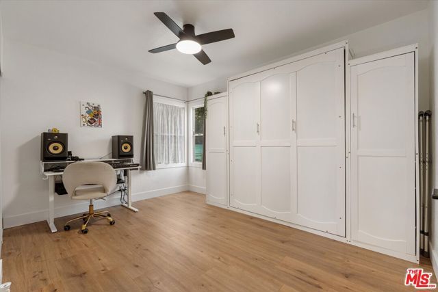 14654 Haynes Street, Van Nuys (los Angeles), CA 91411