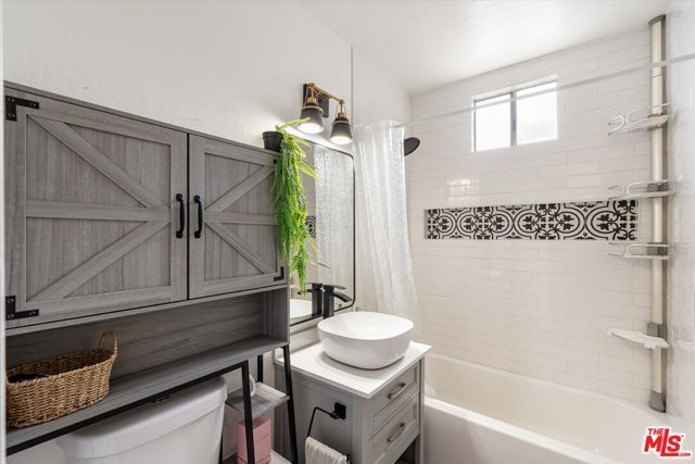 14654 Haynes Street, Van Nuys (los Angeles), CA 91411