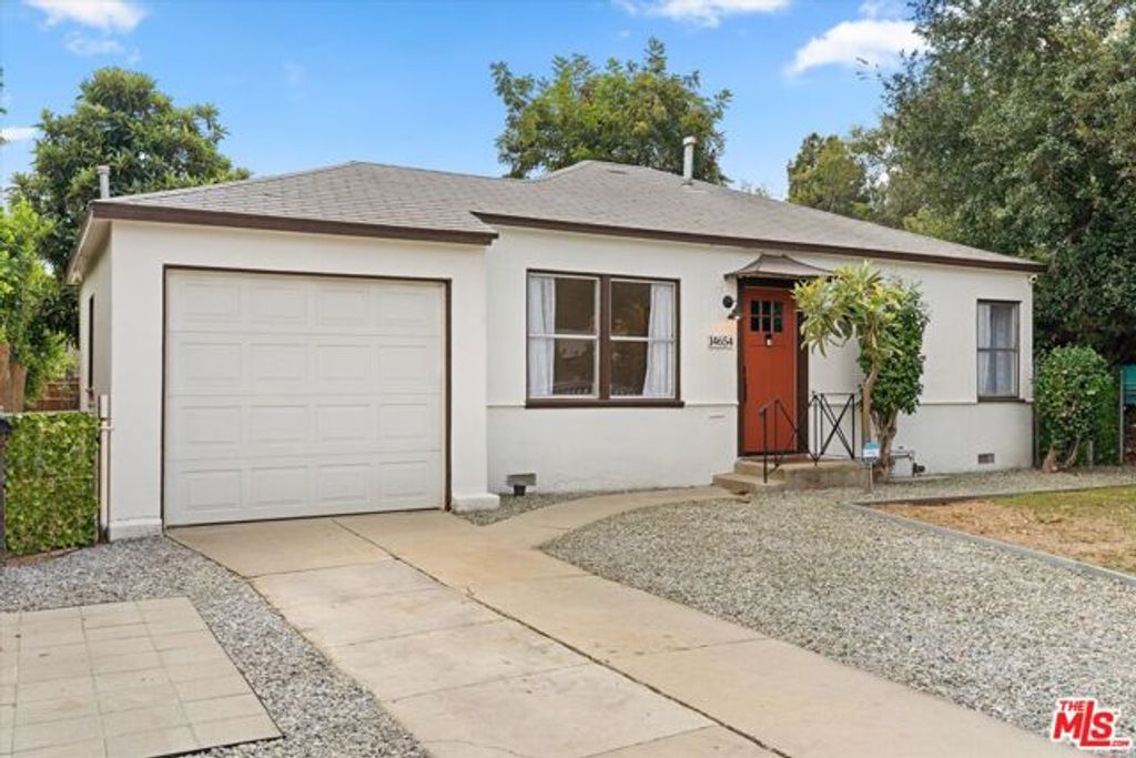 14654 Haynes Street, Van Nuys (los Angeles), CA 91411
