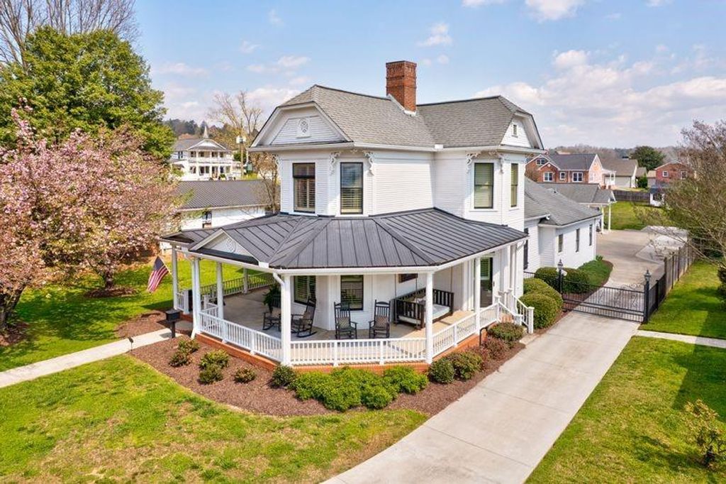 85 River Street, Ellijay, GA 30540