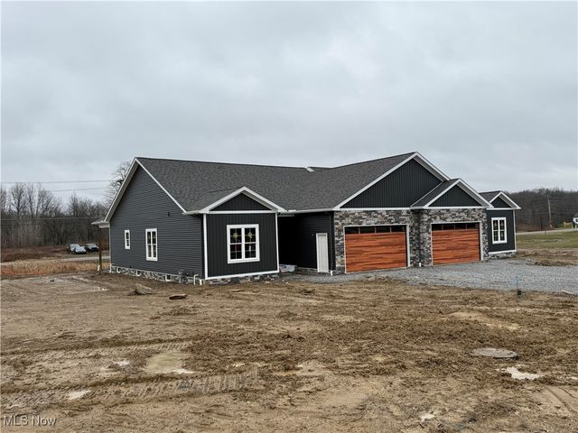 8713 Harvest Glenn Trail 23, Poland, OH 44514