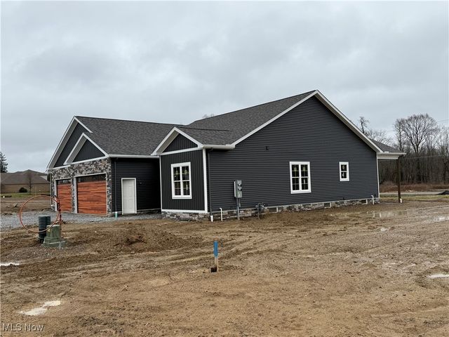 8713 Harvest Glenn Trail 23, Poland, OH 44514