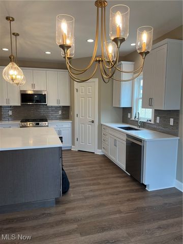 8713 Harvest Glenn Trail 23, Poland, OH 44514