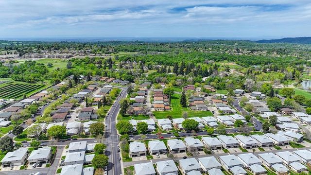 3624 Sapphire Dr #4, Auburn, CA 95602