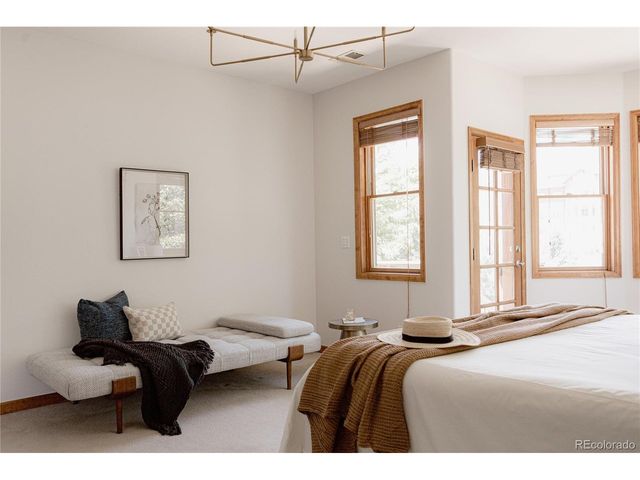 1022 Tucker Gulch Dr, Golden, CO 80403