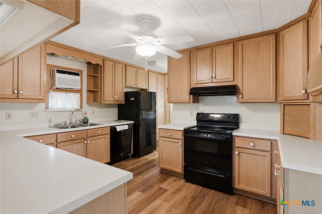 808 E Krezdorn Street, Seguin, TX 78155