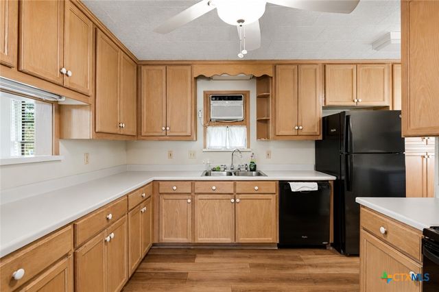 808 E Krezdorn Street, Seguin, TX 78155