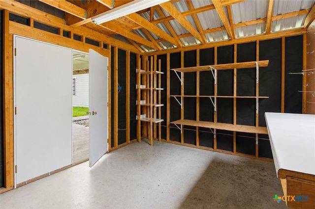 808 E Krezdorn Street, Seguin, TX 78155