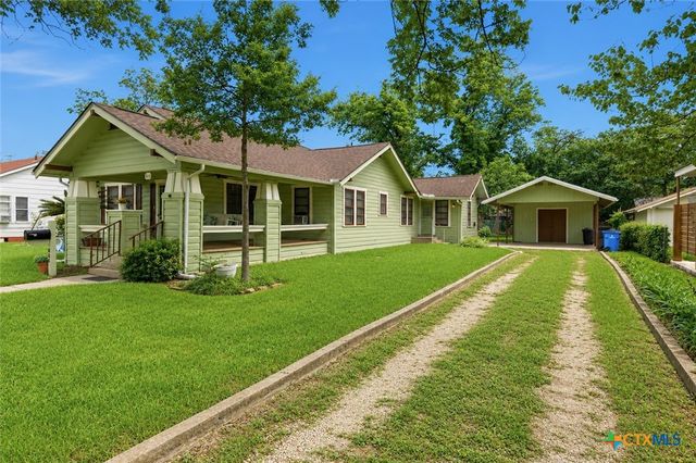 808 E Krezdorn Street, Seguin, TX 78155